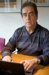 Santiago González.