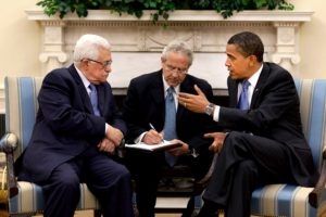 Obama y Abbas. Extraída de la página web de la Casa Blanca. http://www.whitehouse.gov/blog/Images-of-Abbas/. Creative Commons.