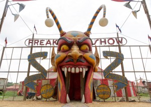 american-horror-story-freak-show-image1