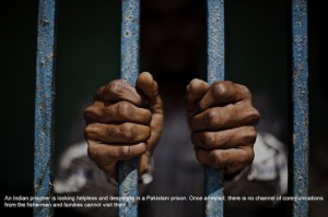 Un prisionero Indio pide ayuda desesperado en una prisión Pakistani. Fuente, Diego Ibarra.