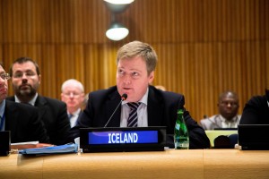Sigmundur DavÃ-Ã° Gunnlaugsson, Primer Ministro de Islandia - Control Arms