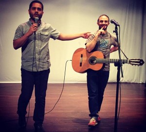 Zejo Cortez y Alejo García en show de décimas y canciones en Medellín, abril de 2015