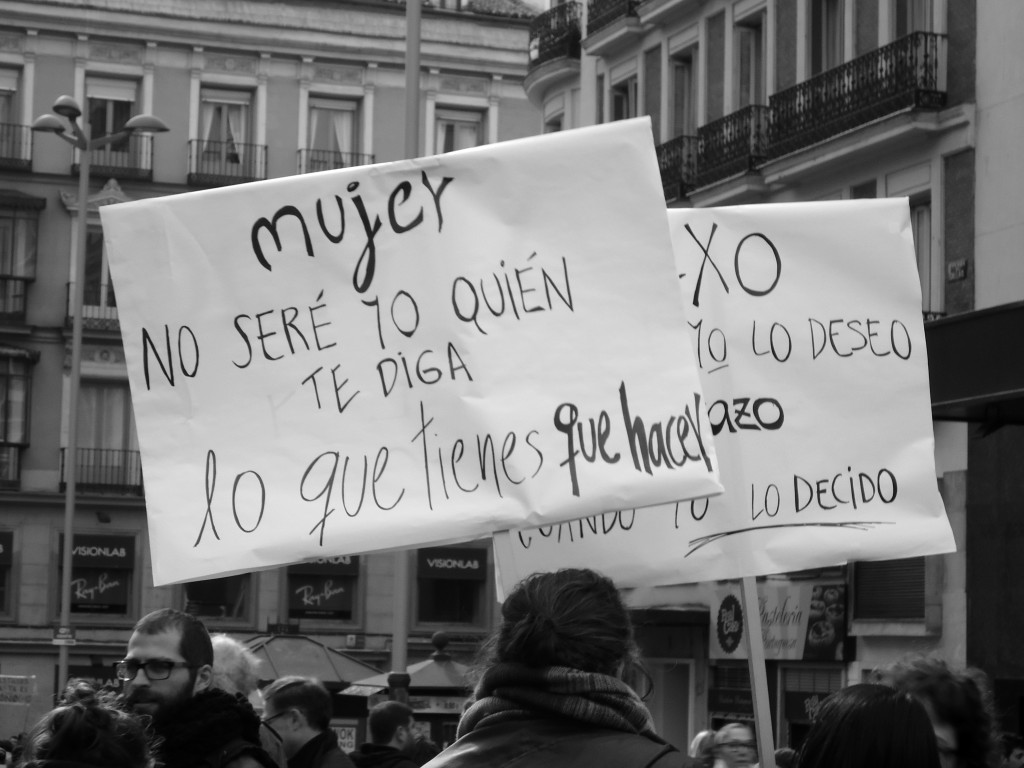 La marea violeta vuelve a llenar las calles de Madrid en contra de la ...